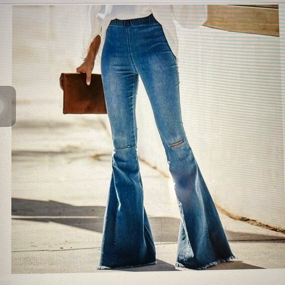 Bellbottom Jeans - Picture 11 of 11